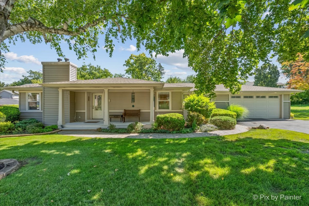 418 Lake Shore Boulevard — photo