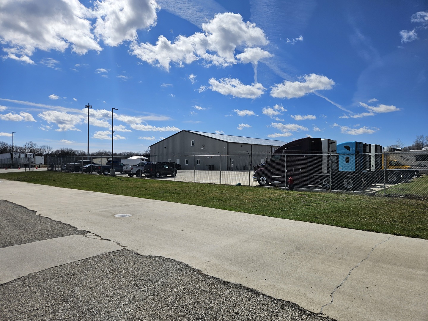 801 E Kankakee River Drive — photo
