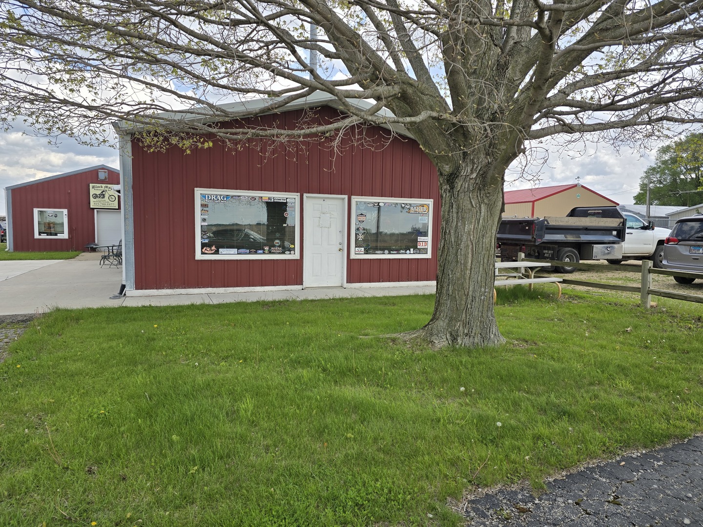 Home in Sandwich, IL 60548 — photo 2