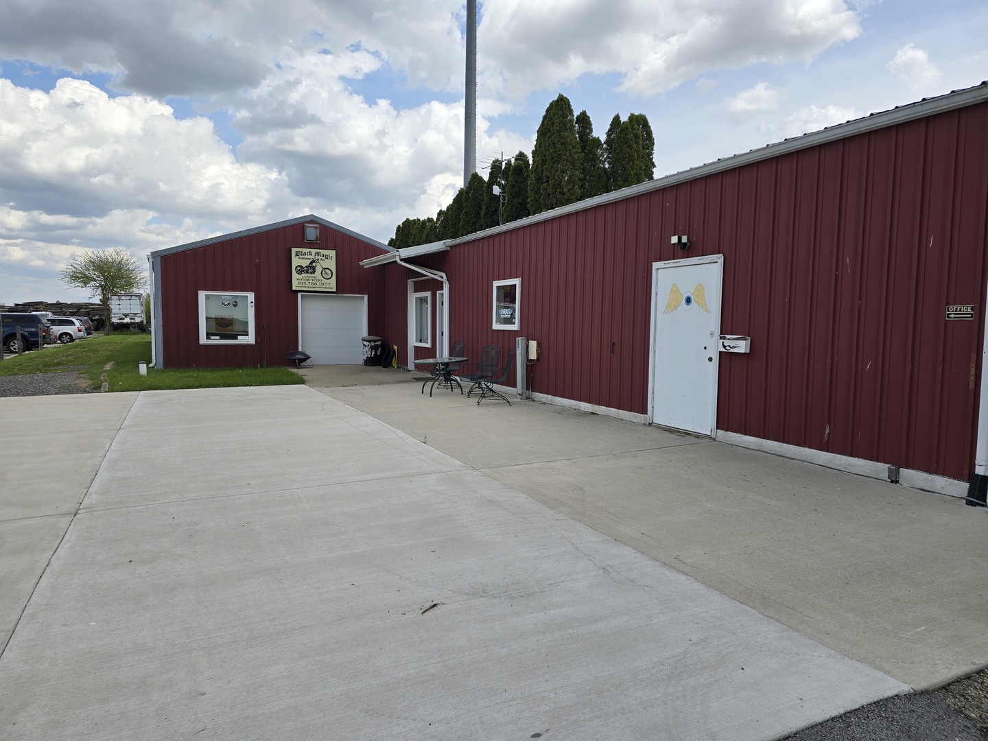 Home in Sandwich, IL 60548 — photo 3