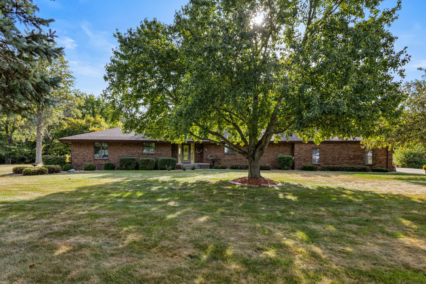 44 Glenbrook Court — photo
