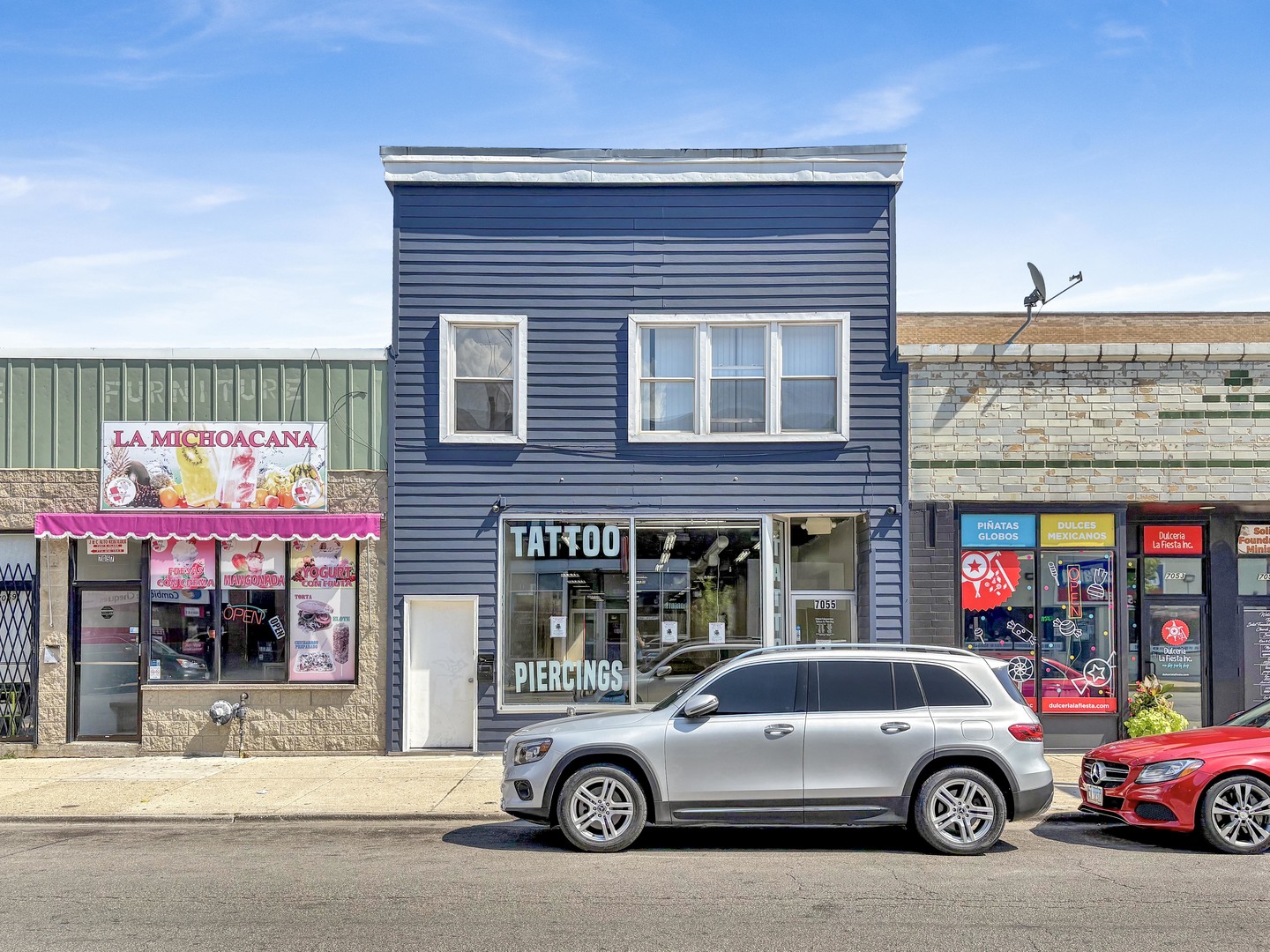 7055 N Clark Street — photo
