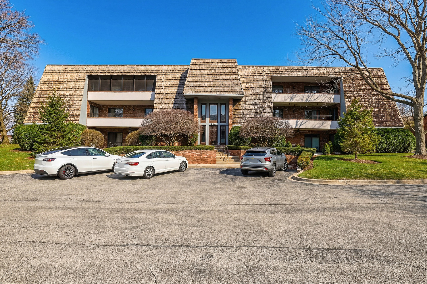 200 Red Top Drive Unit 302 — photo