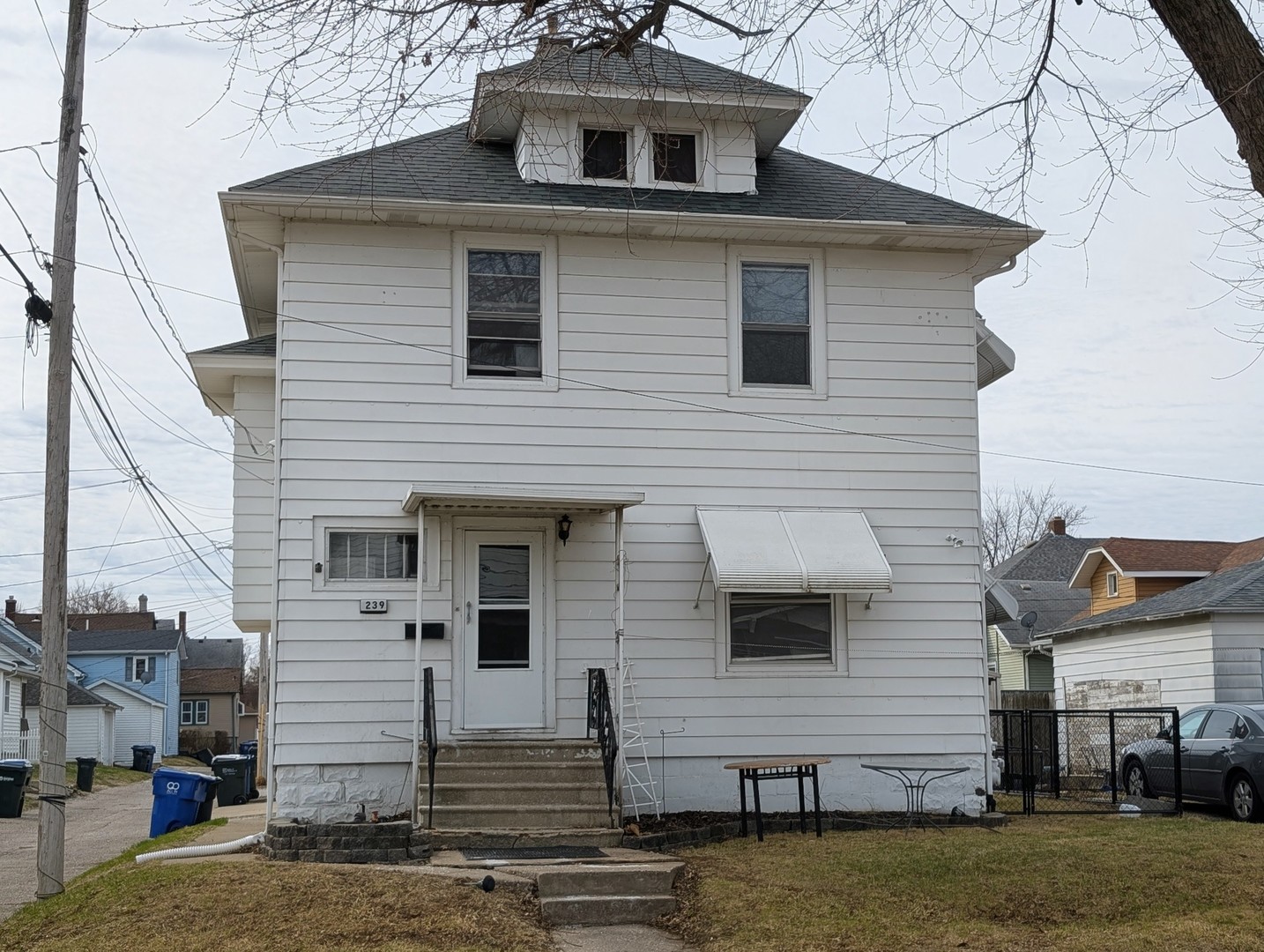 239 W Hayes Street — photo