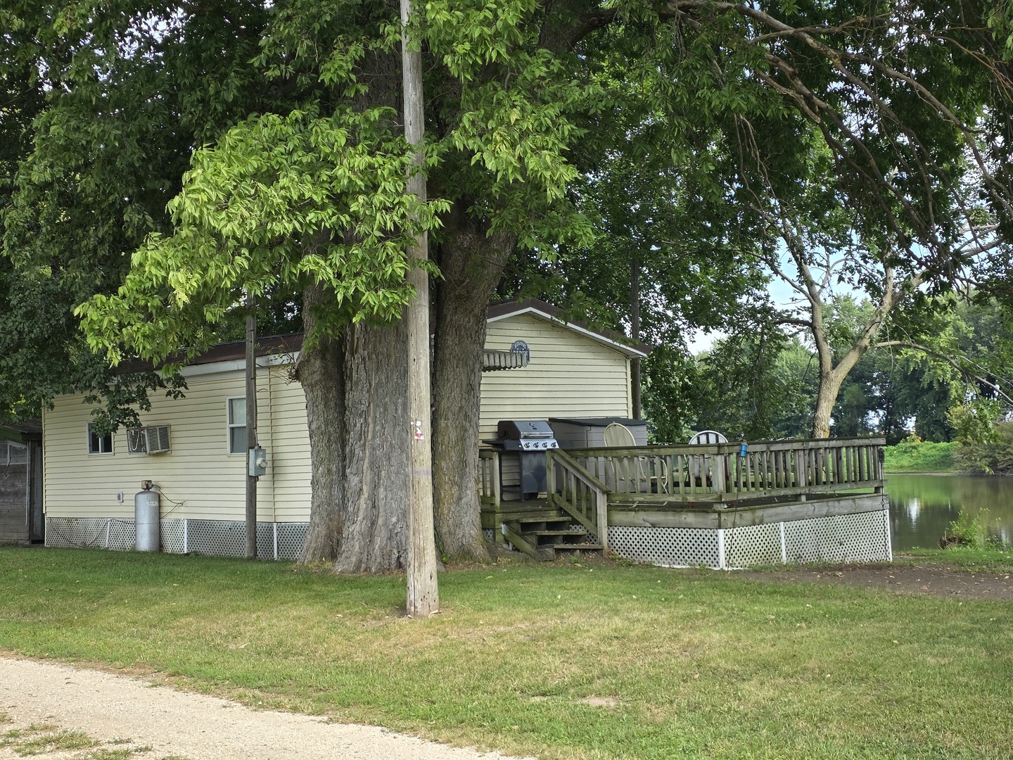 13420 Howard Road — photo