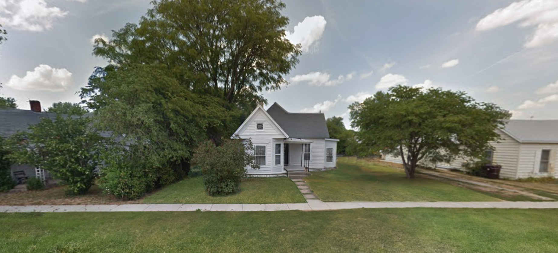 718 Superior Street — photo