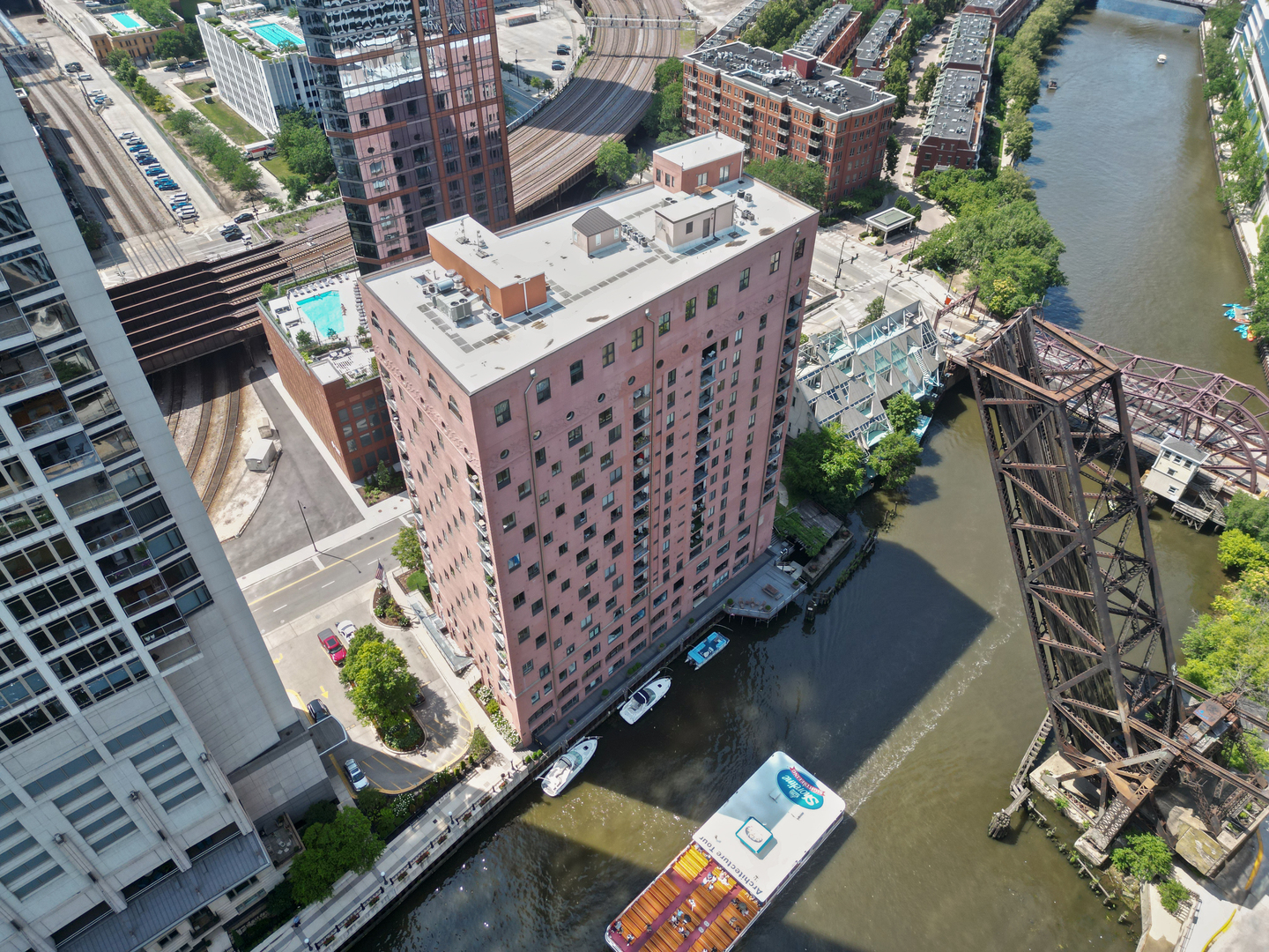 355 N Canal Street C101 — photo