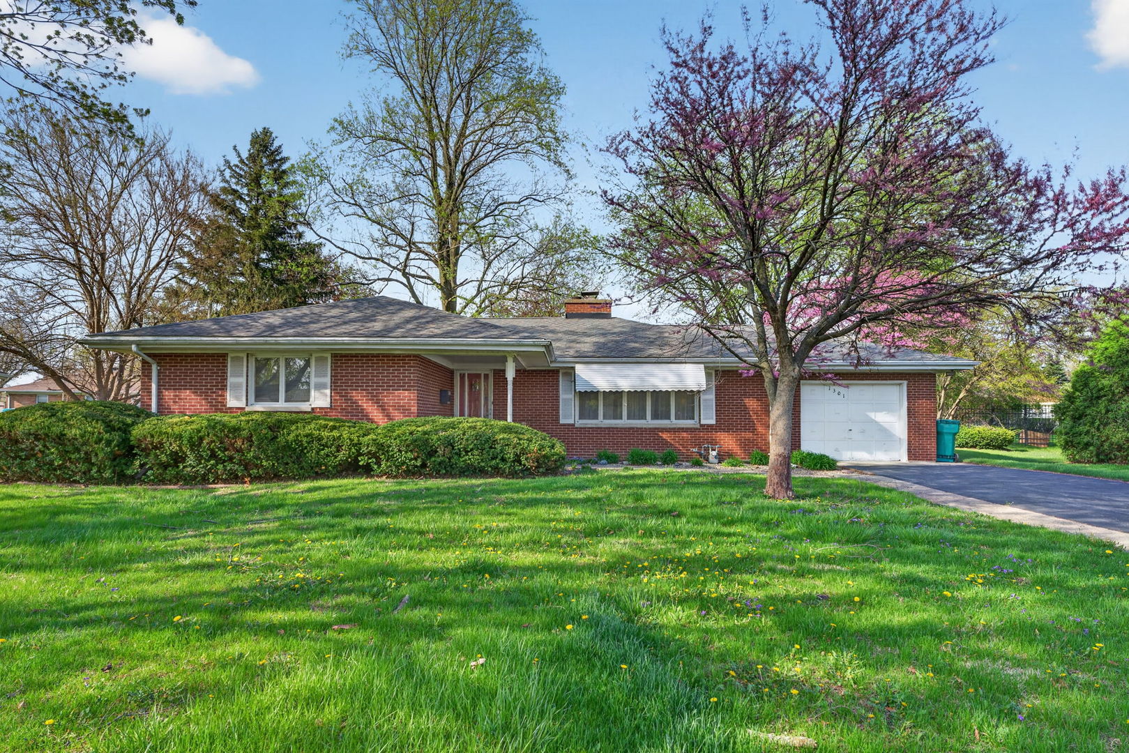 1301 Sherwood Place — photo