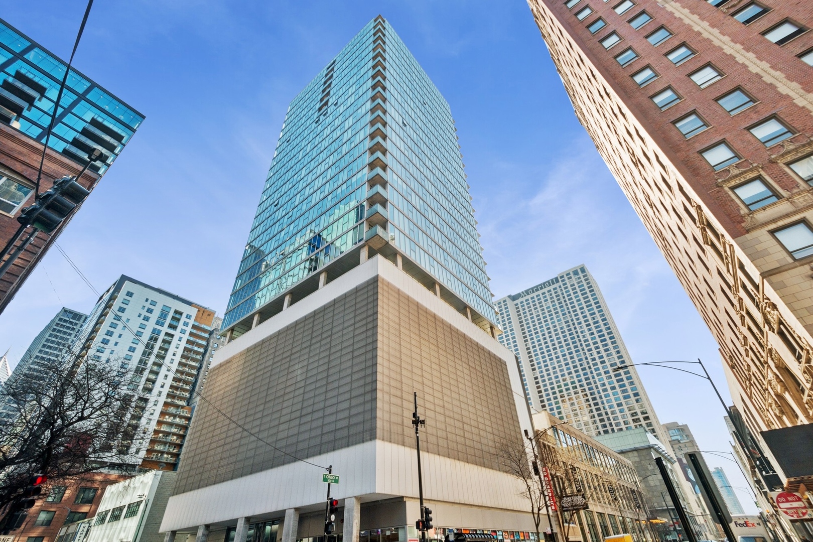 550 N Saint Clair Street 2601 — photo