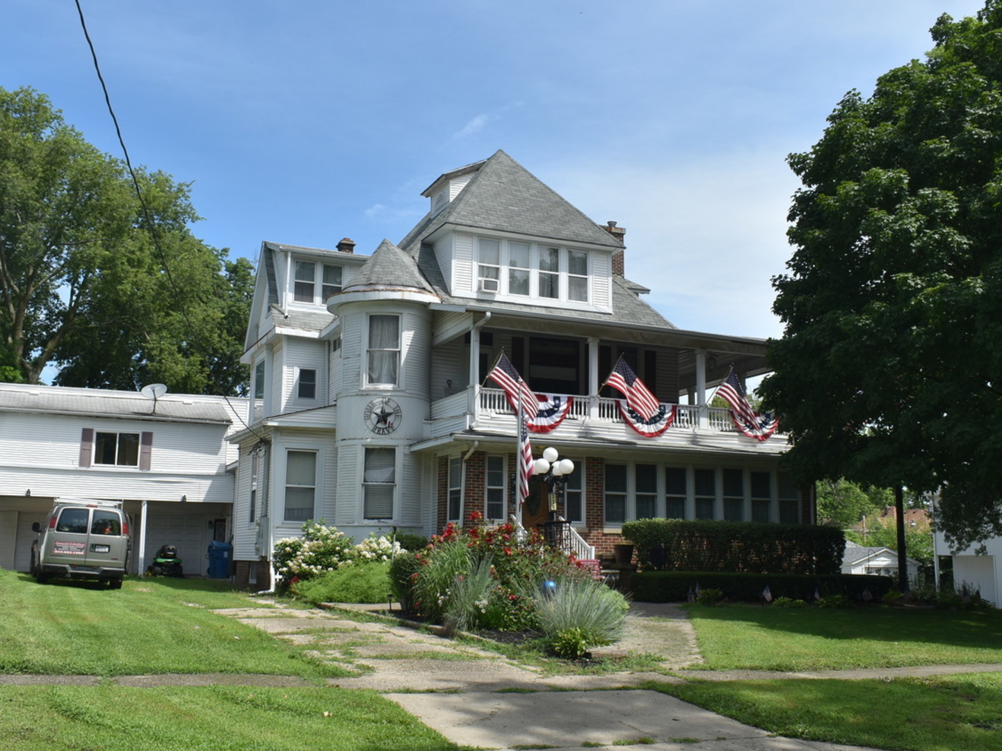 Home in Watseka, IL 60970 — photo 3