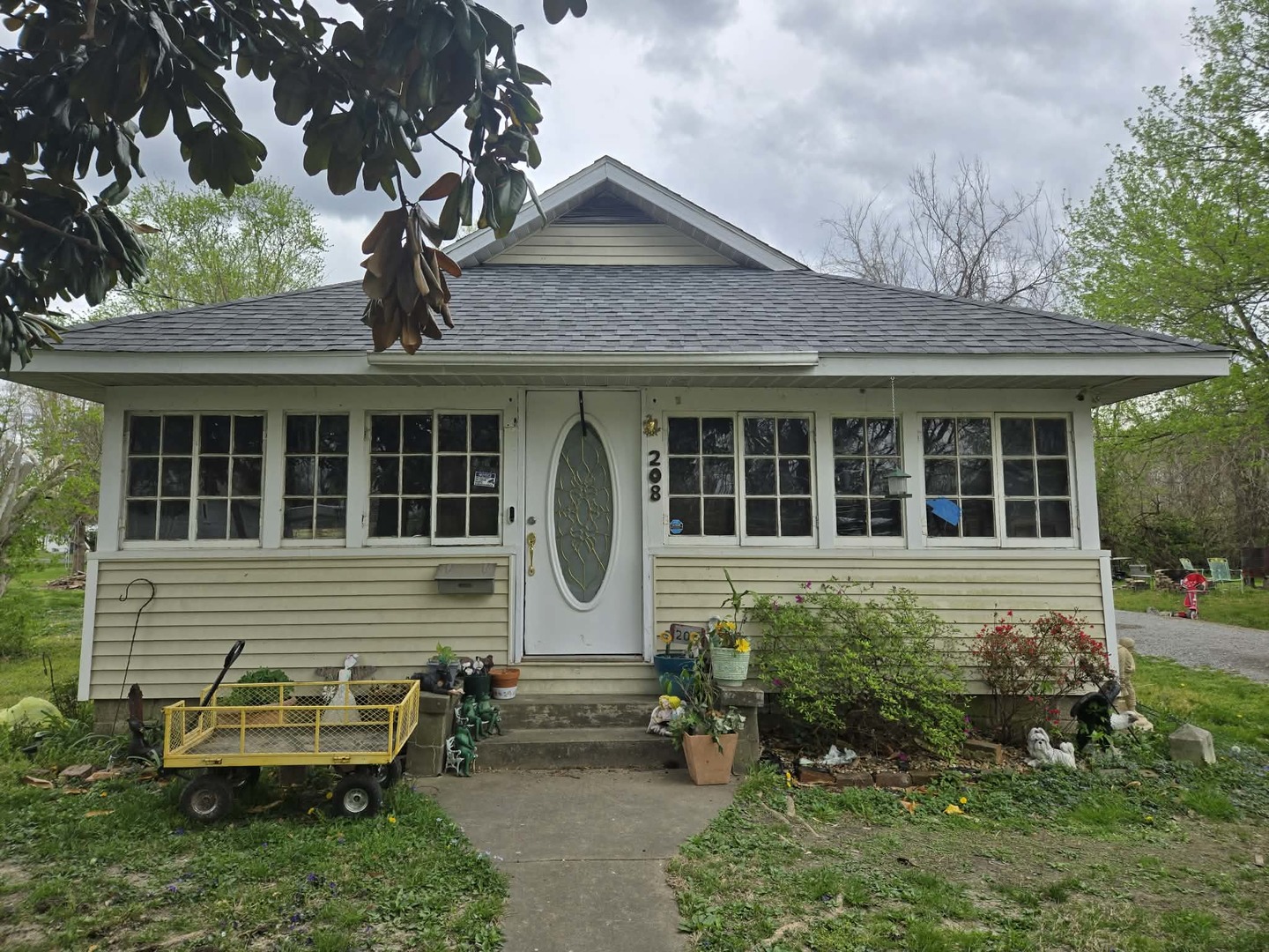 208 W Bryan Street — photo