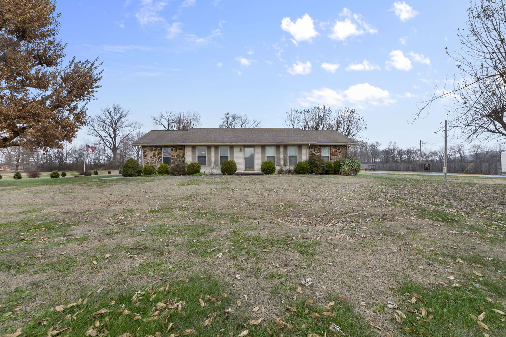 24250 Hanging Rock Road — photo