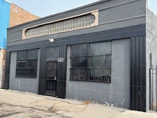 6743 S Western Avenue — photo