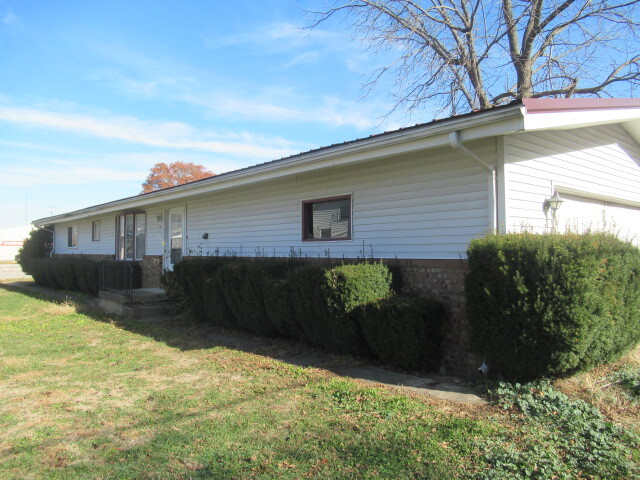 106 W Lincoln Avenue — photo