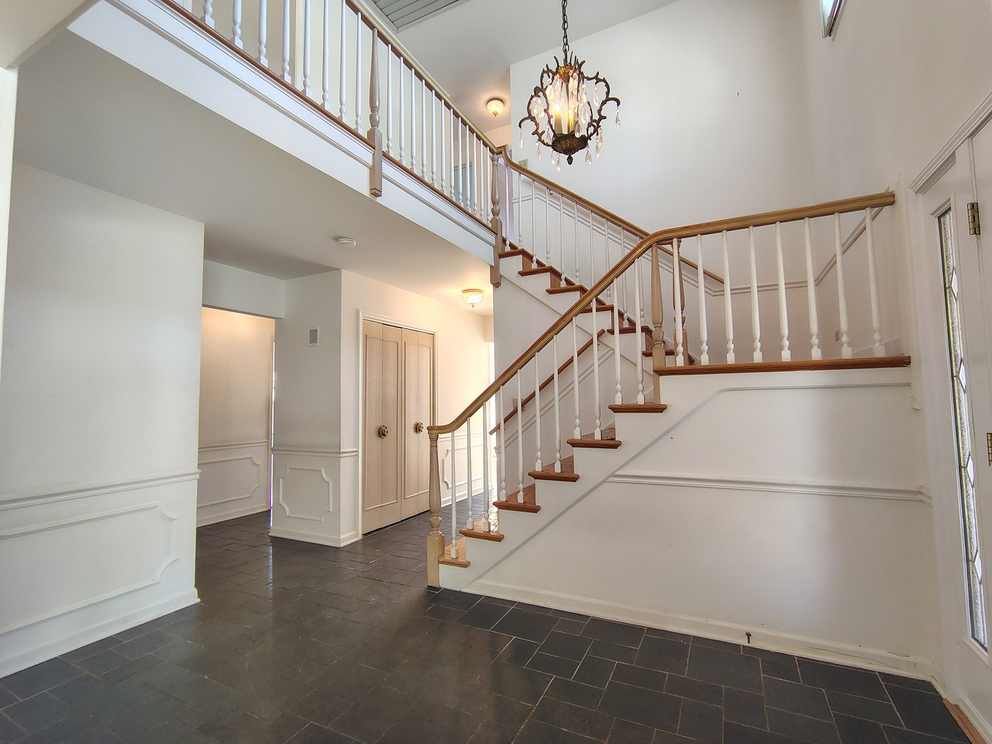 Home in Glenview, IL 60025 — photo 3