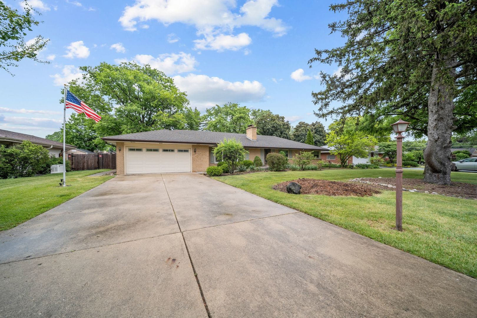 29 E Stonegate Drive — photo