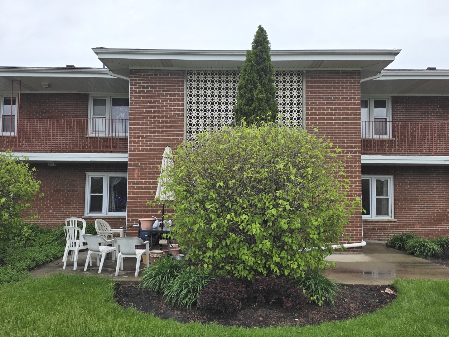 1105 Holiday Lane 6 — photo