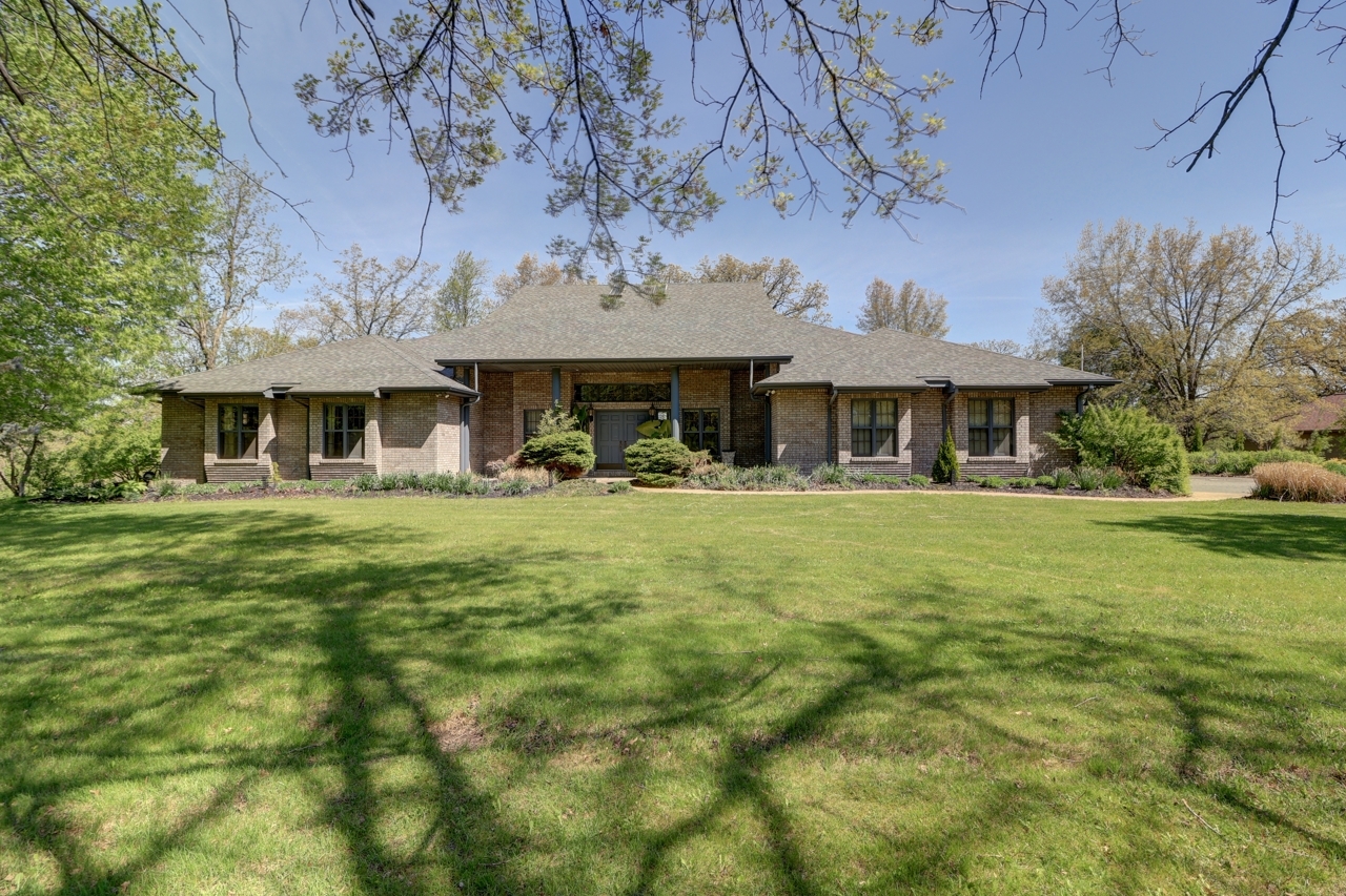 3900 Valley Oaks Drive — photo