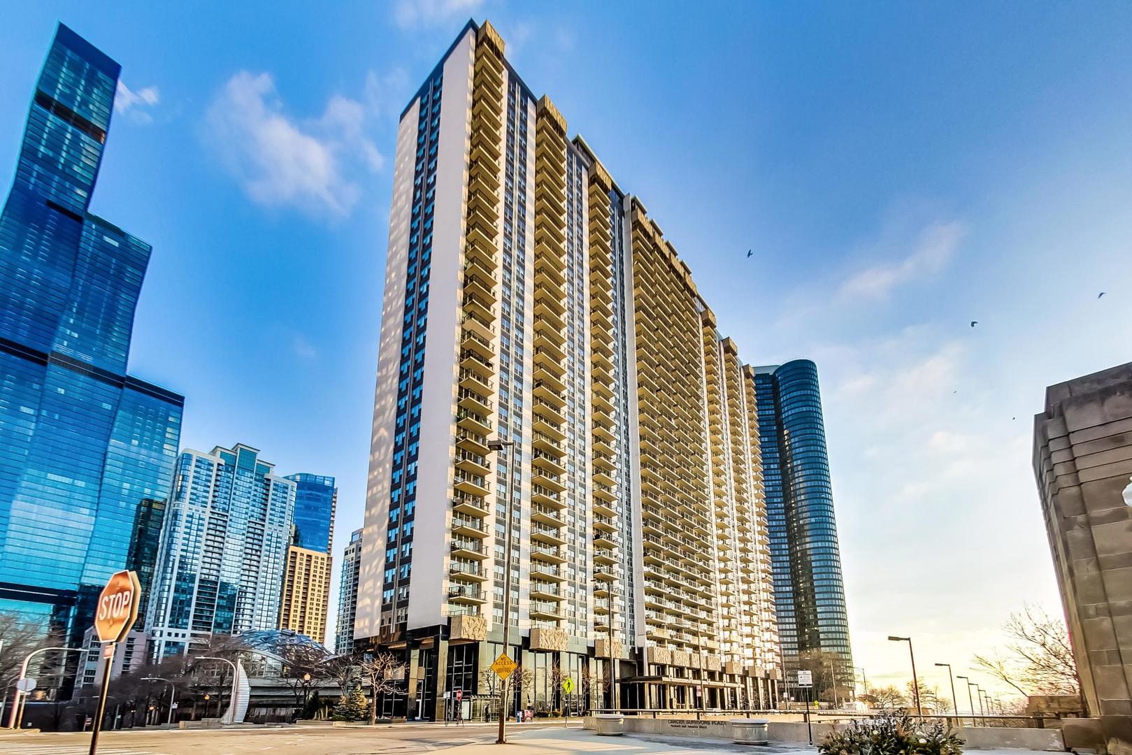 400 E Randolph Street Unit 3722 — photo