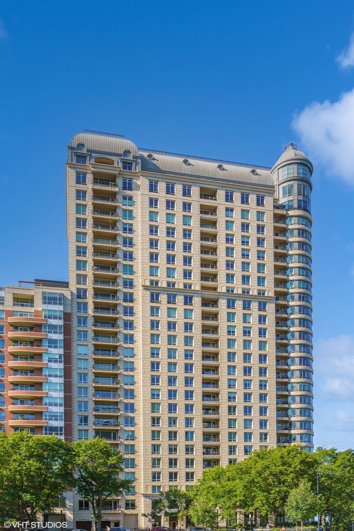 840 N Lake Shore Drive 1002 — photo