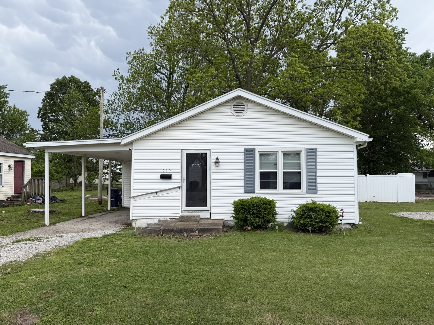 219 E Williams Street — photo