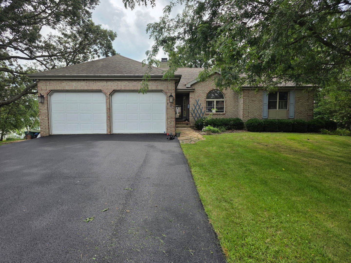 107 Comanche Trail — photo