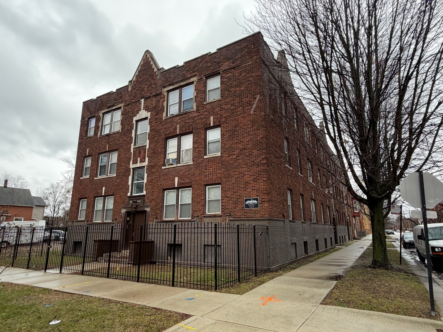 7002 S Stewart Avenue — photo