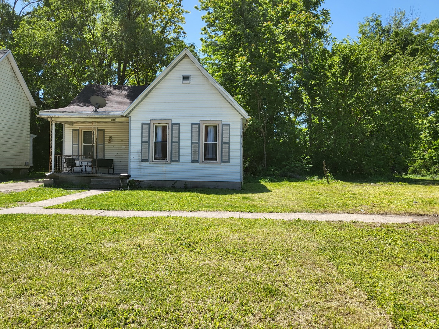 1706 E Edwards Street — photo