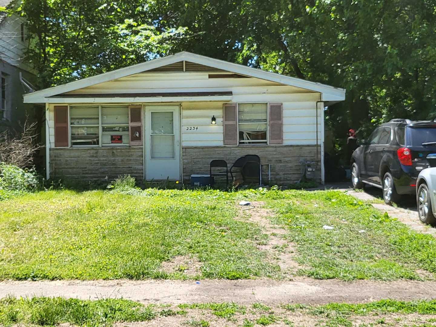 2234 E Monroe Street — photo