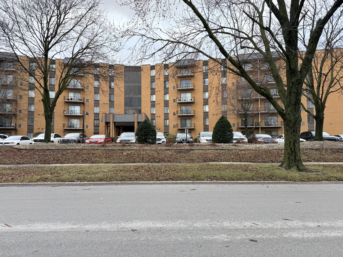 700 N Bruce Lane 211 — photo