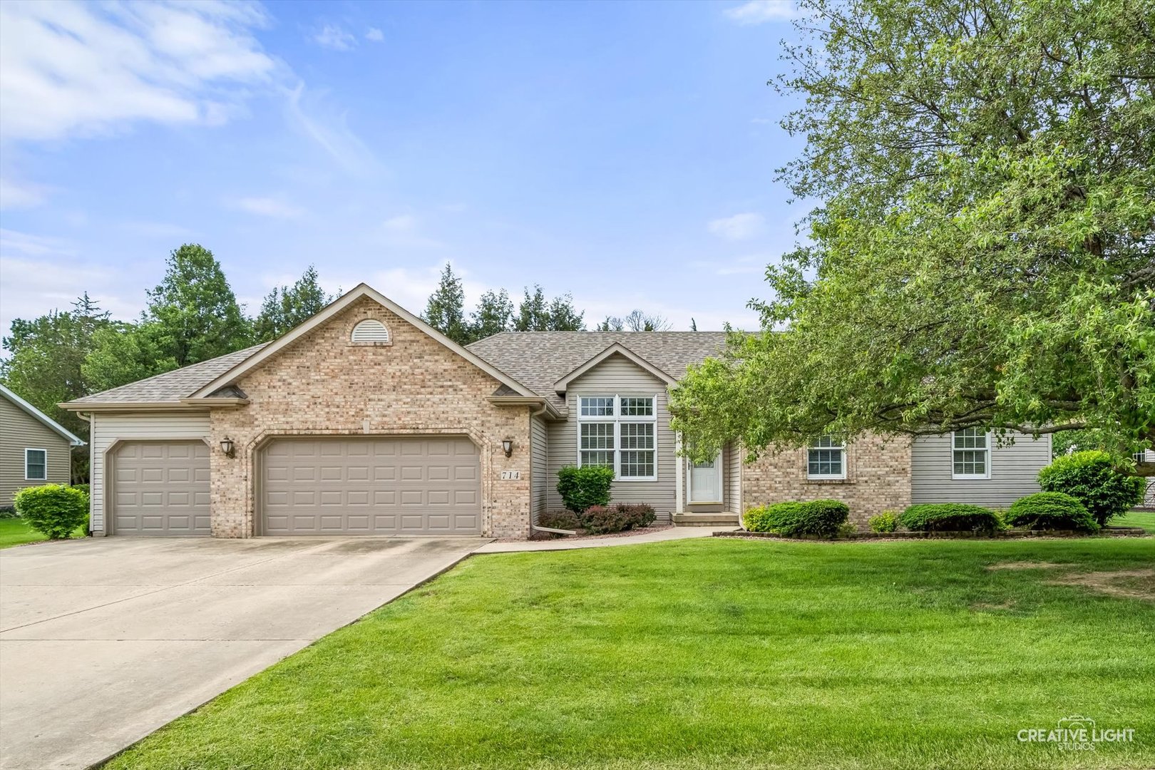 714 E Knights Road — photo