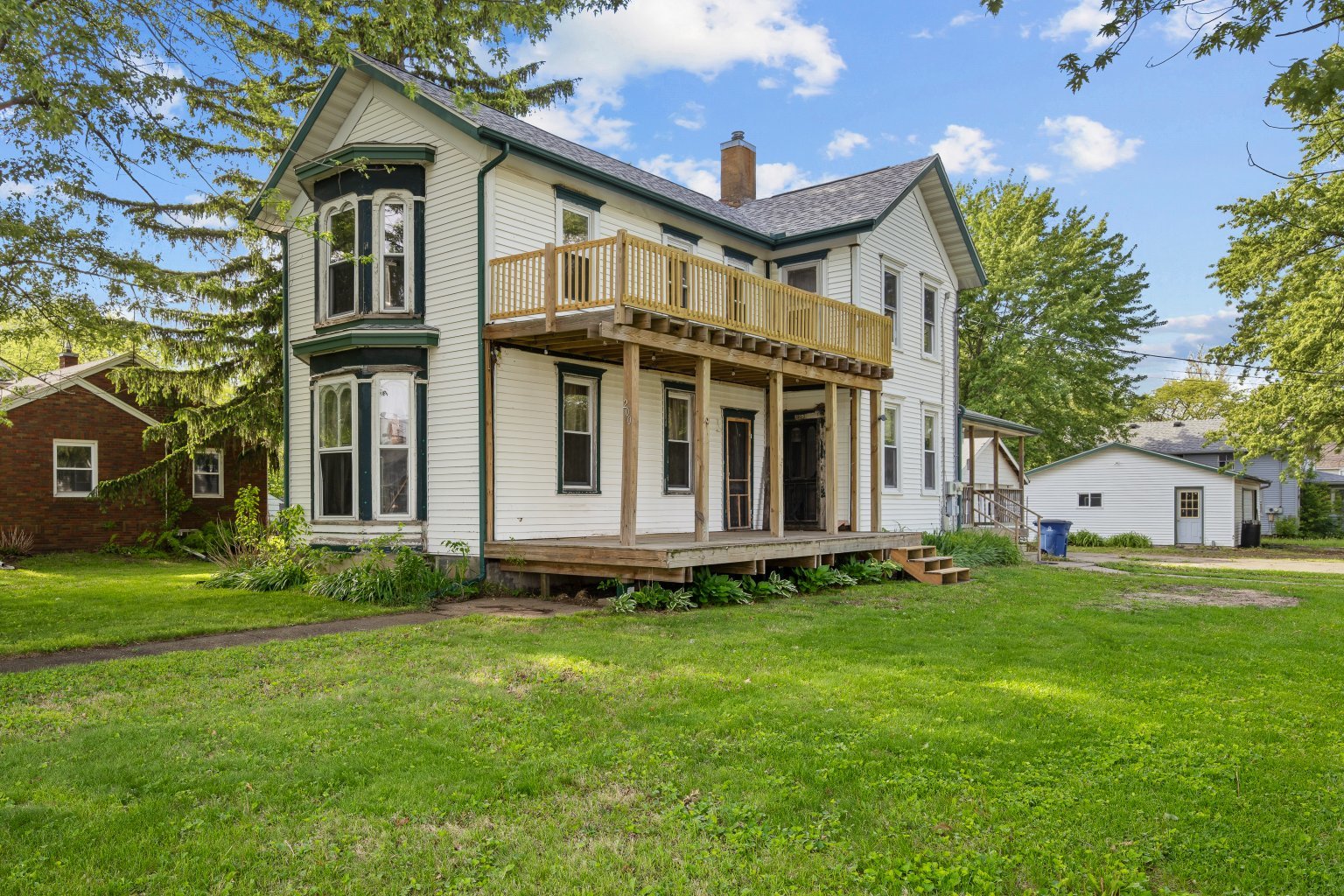 200 W Locust Street — photo