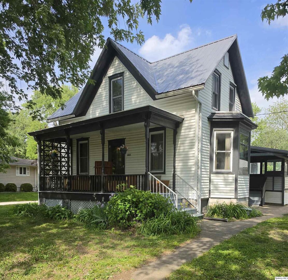 304 W Third Street — photo
