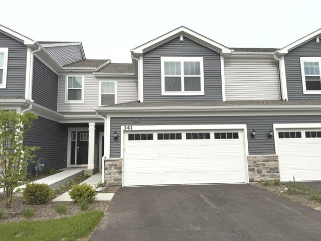 341 Red Oak Circle — photo
