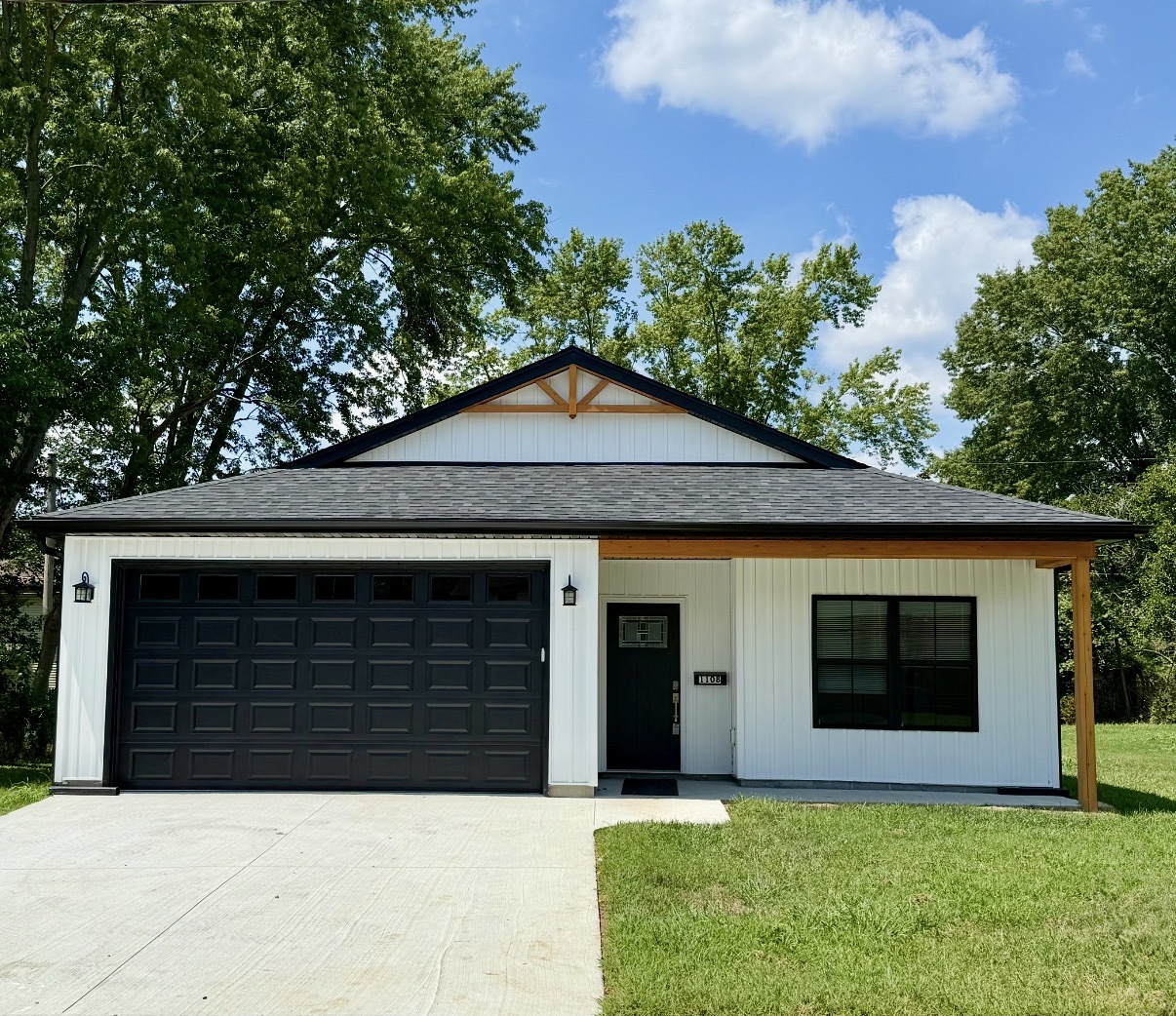 1108 Midway Court — photo