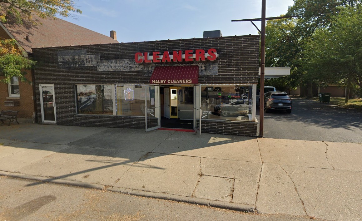 957 Victoria Street — photo