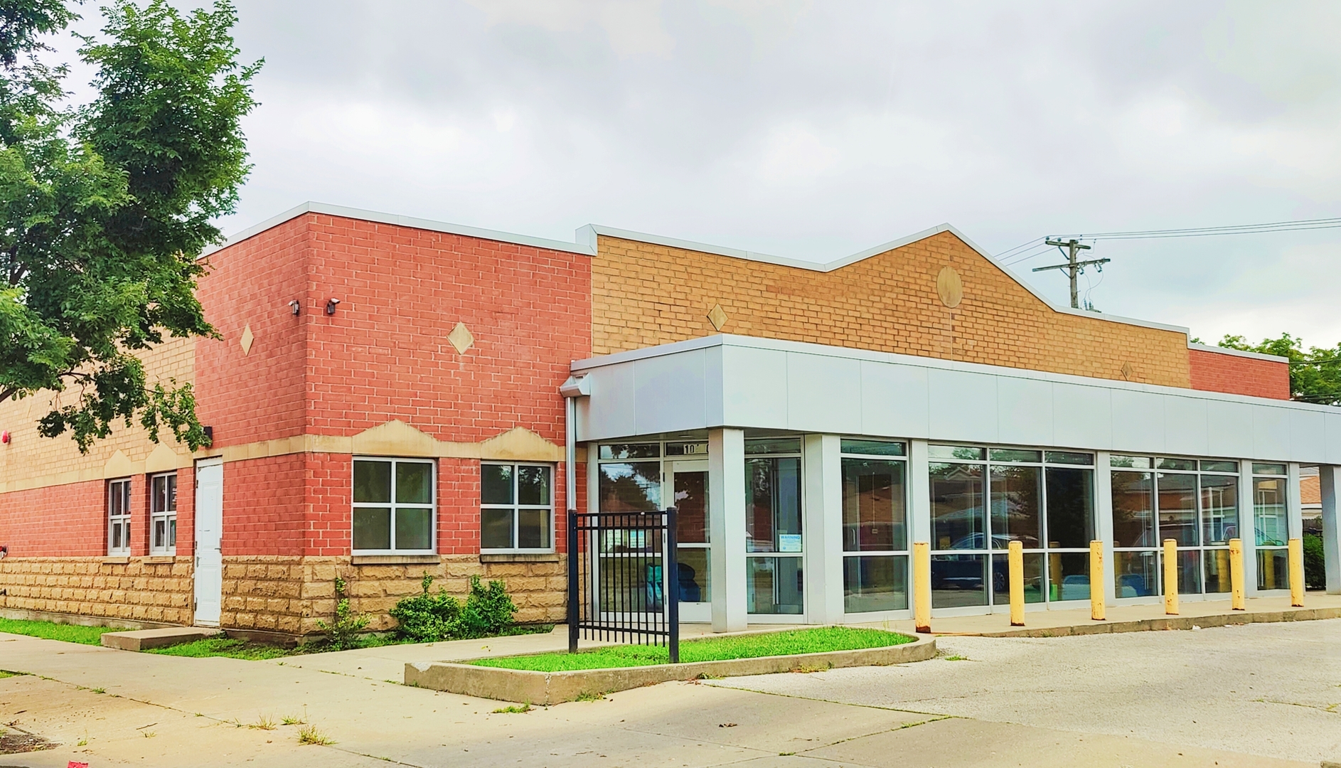 10526 S Halsted Street — photo