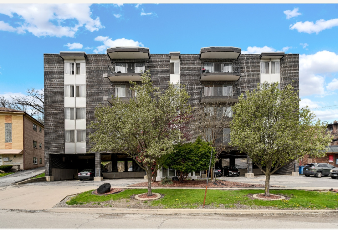 11116 S Longwood Drive 202 — photo