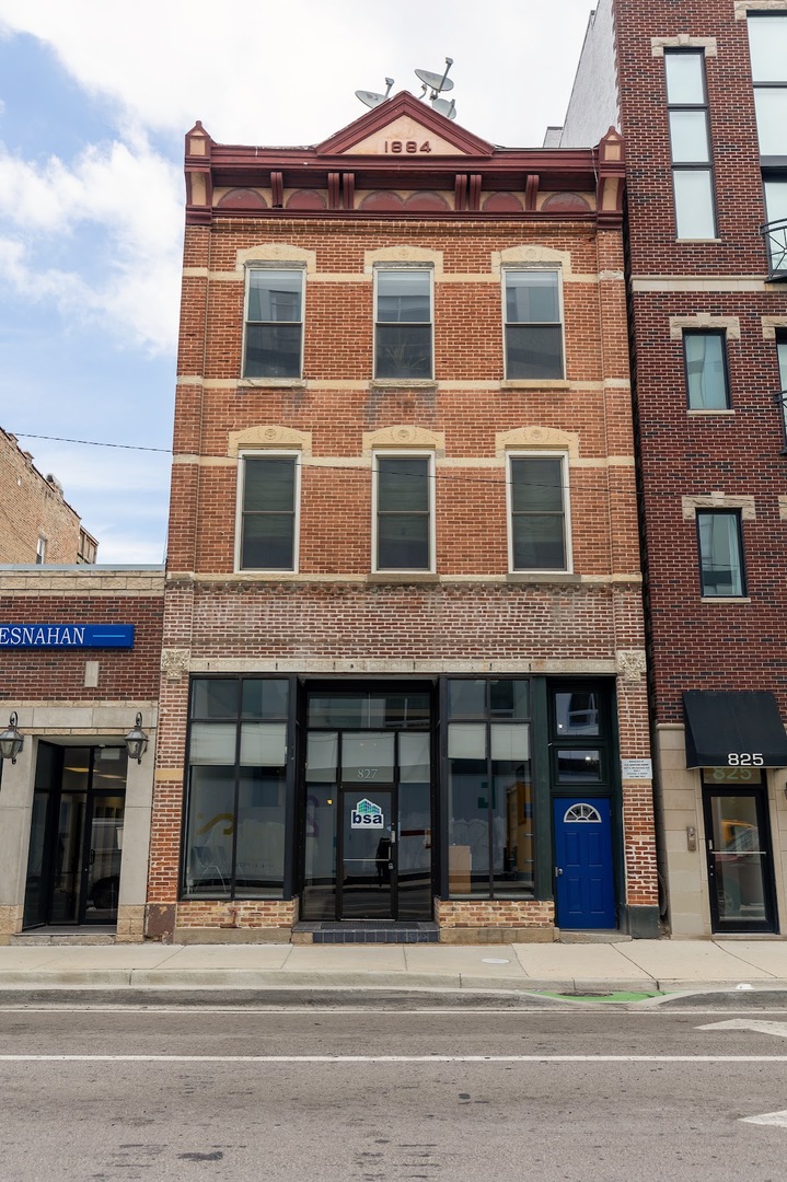 827 N Milwaukee Avenue — photo