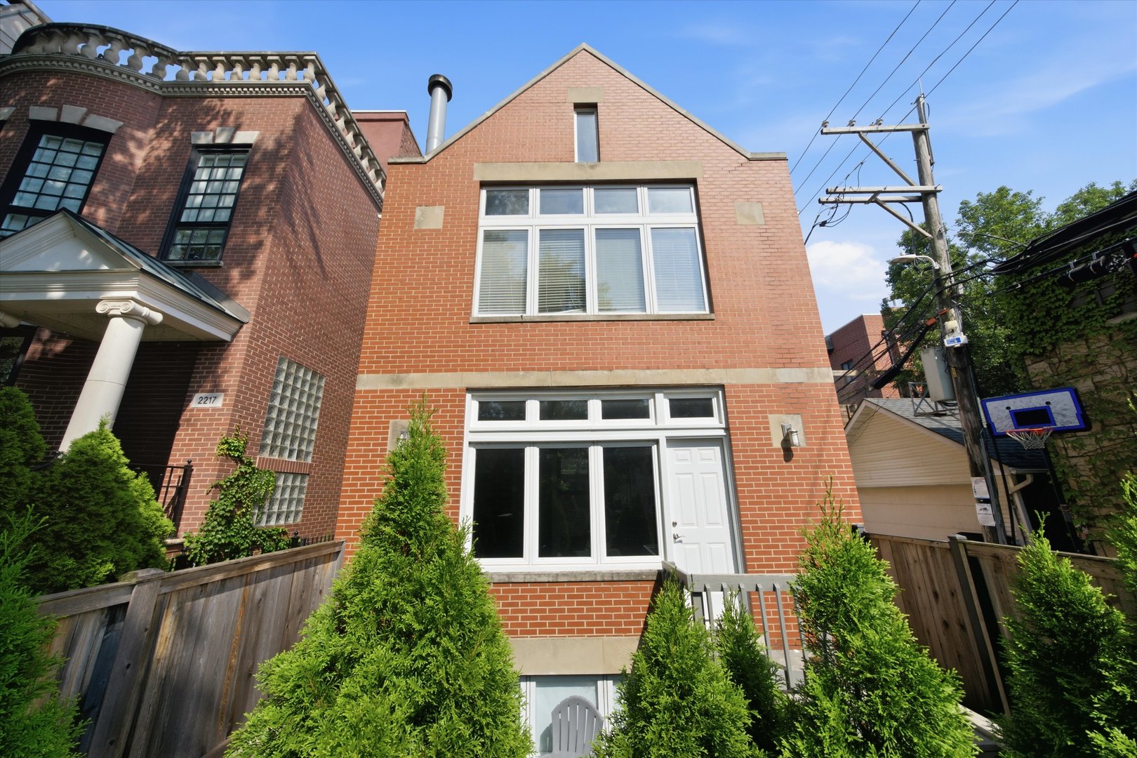 2215 N Wayne Avenue Unit a — photo