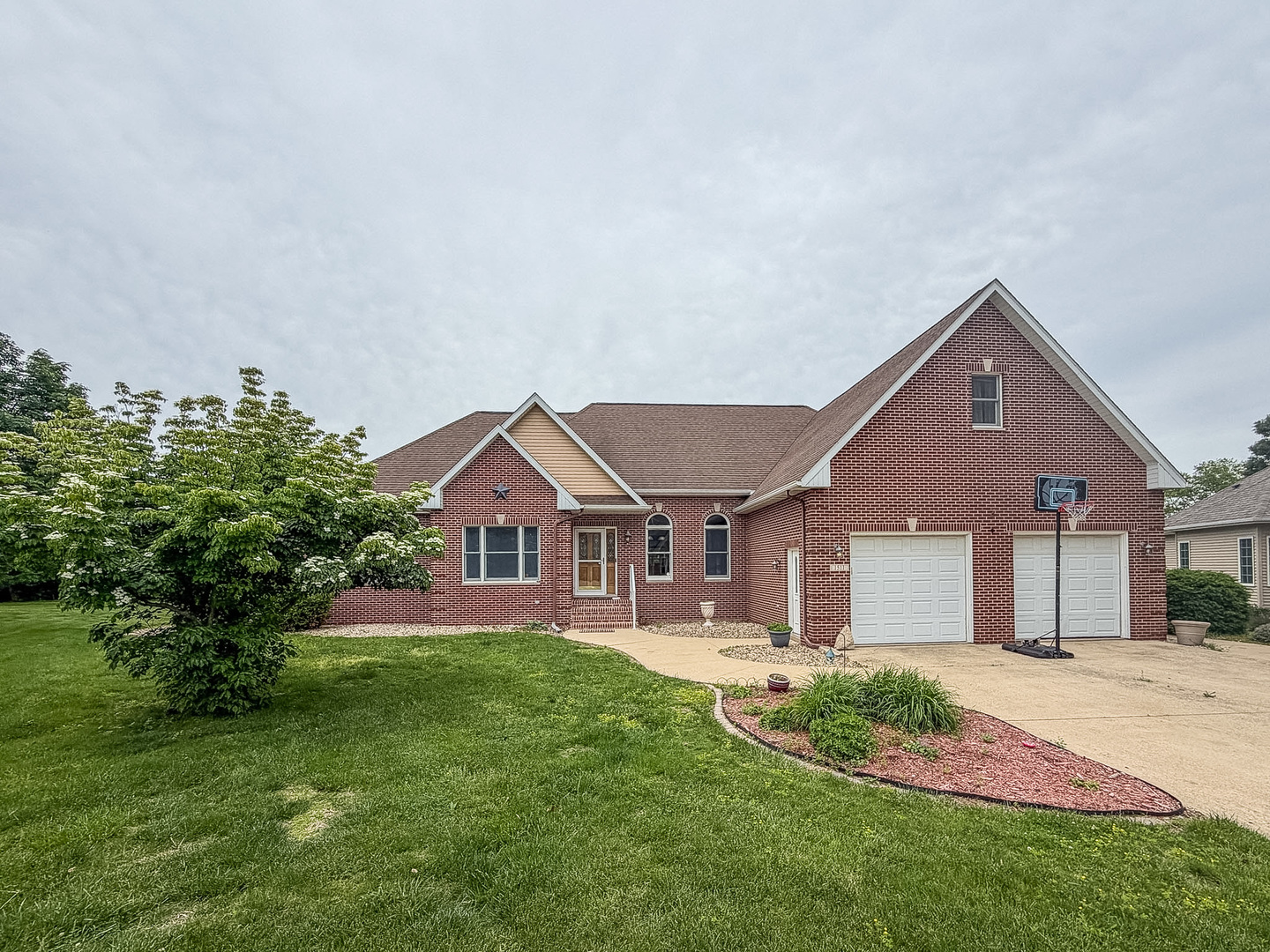 1511 River Bluff Court — photo