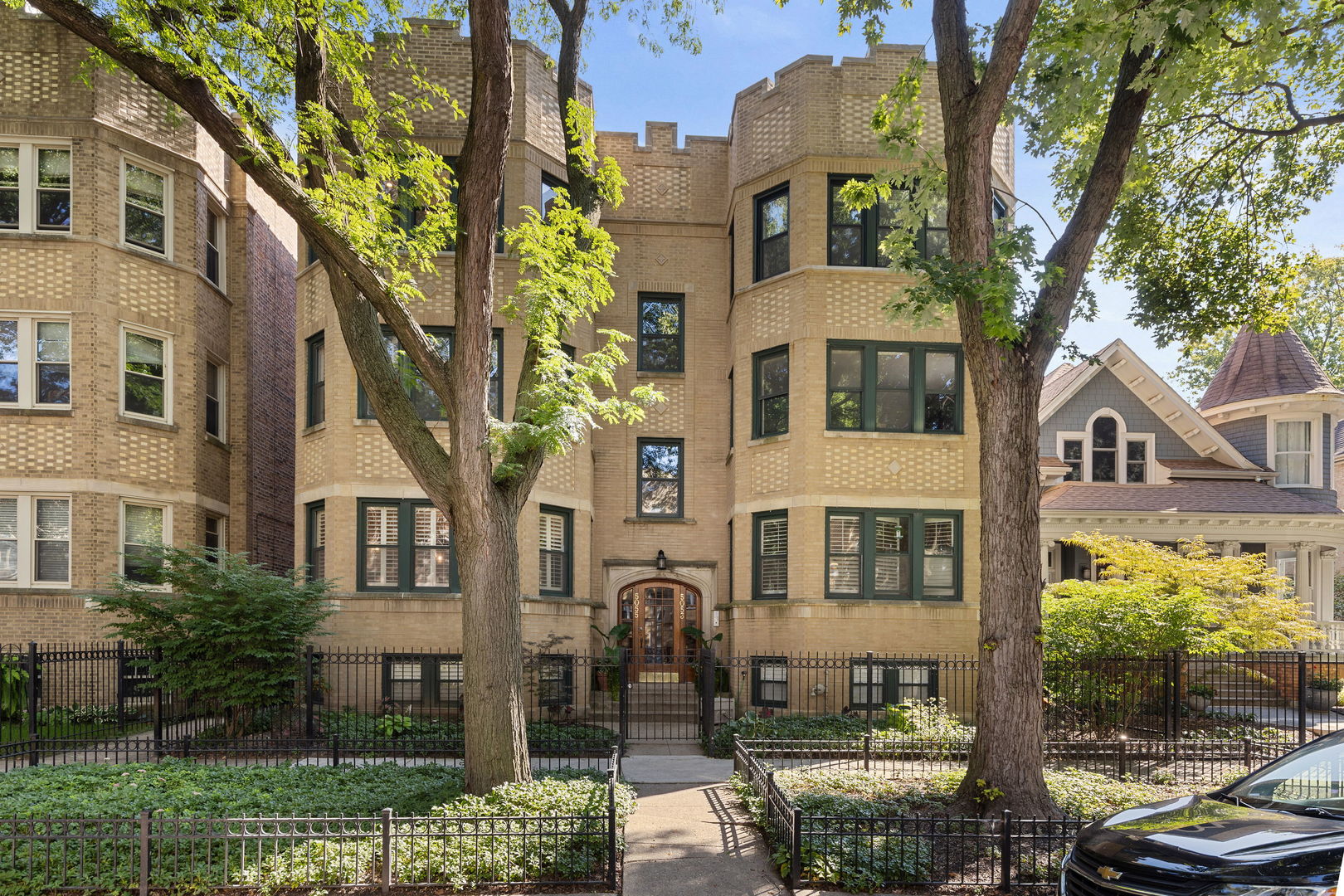 5055 N Winchester Avenue Unit 3 — photo