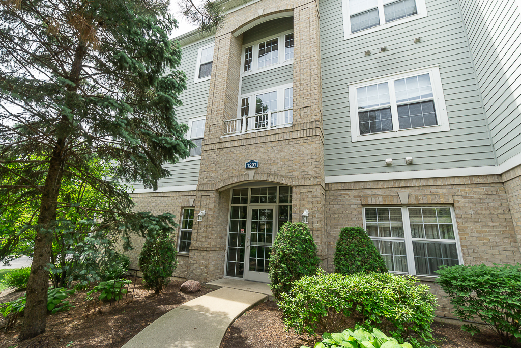 1291 W Lake Street 103 — photo
