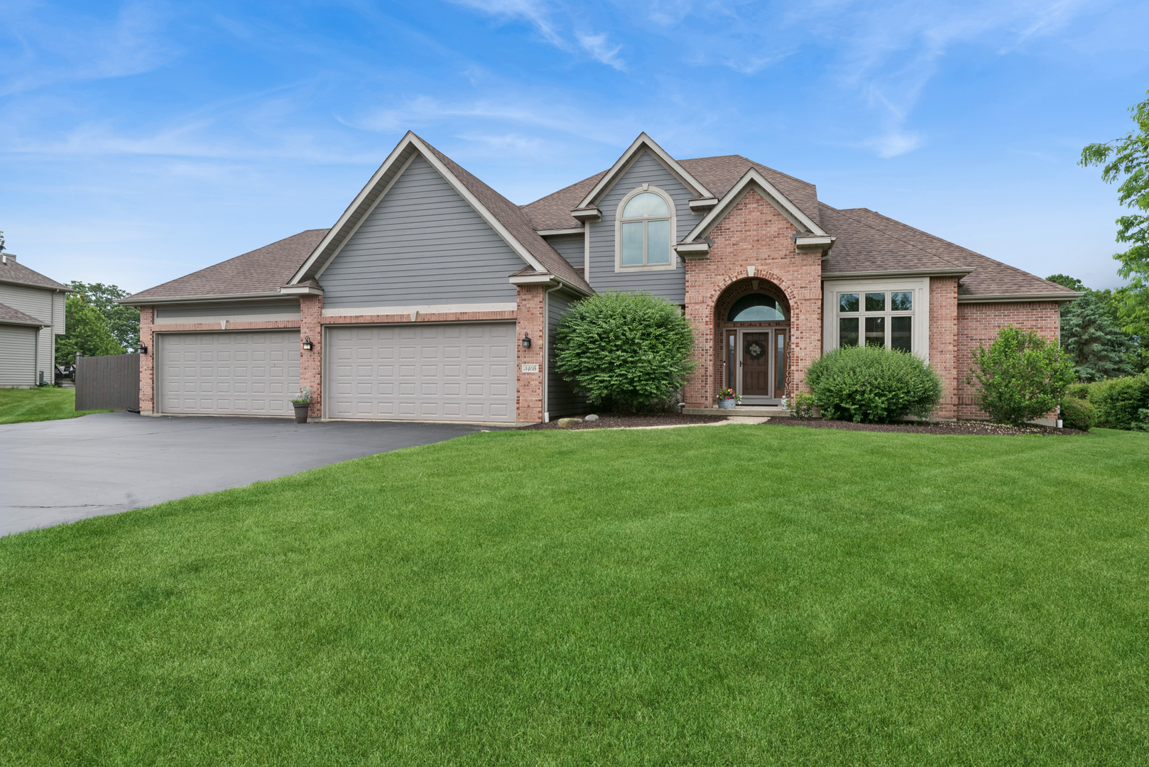 3405 Forest Ridge Drive, Spring Grove, IL 60081