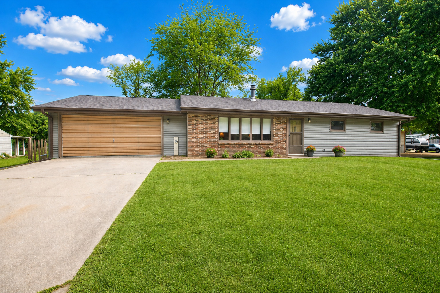 5091 W Murray Drive — photo