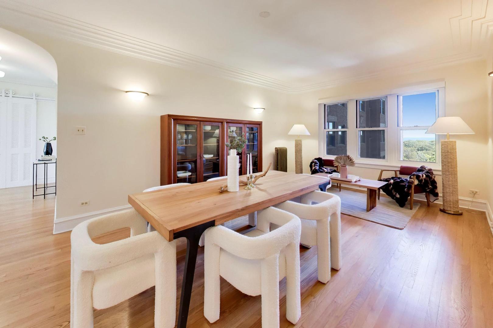 Home in Chicago, IL 60637 — photo 3