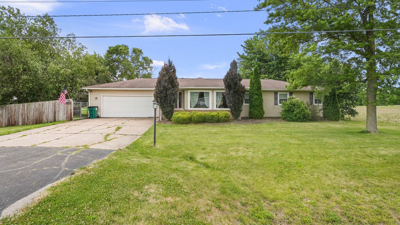 10009 Wolf Road — photo