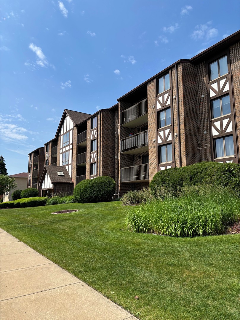 10320 Central Avenue Unit 304 — photo