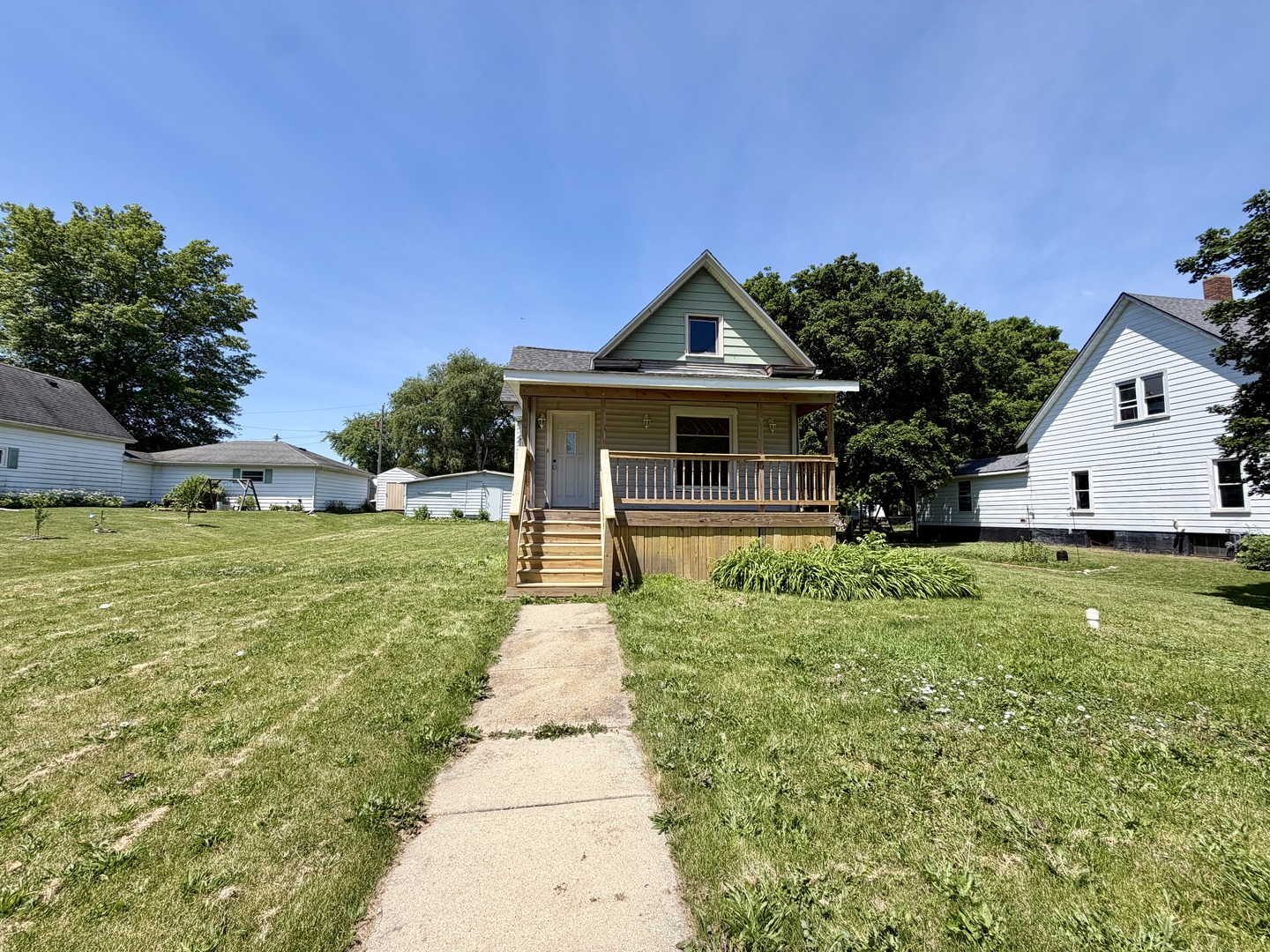 38 Maple Street — photo