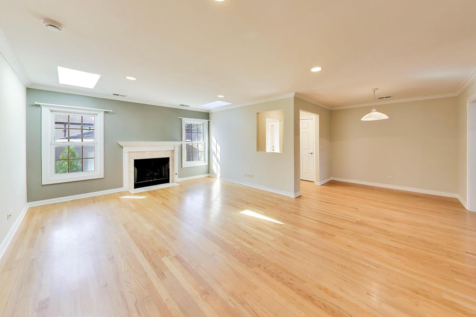 Home in Arlington Heights, IL 60005 — photo 3